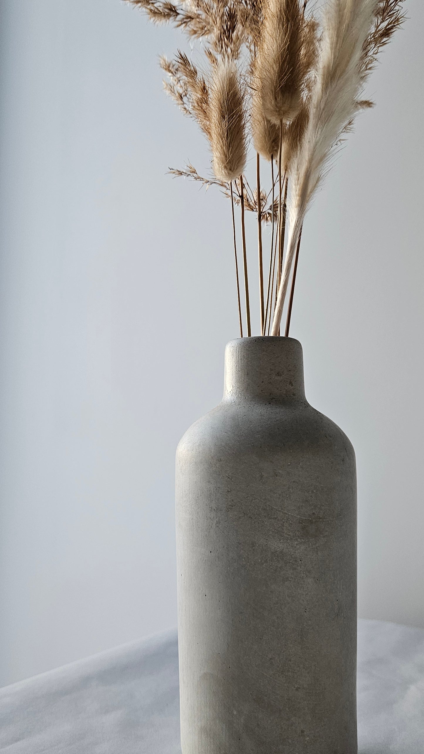 rankų darbo betoninė vaza