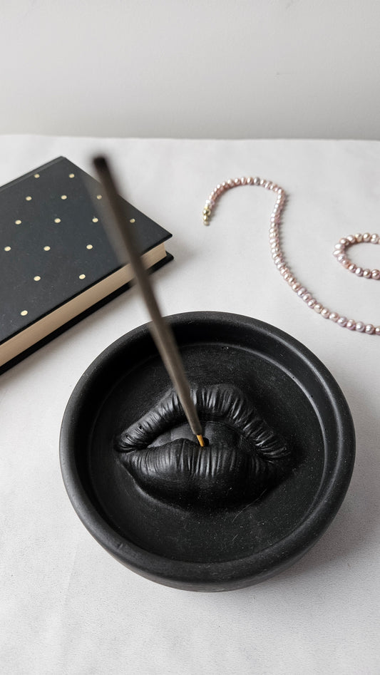 Smilkalinė Angelina (intensyviai juoda)