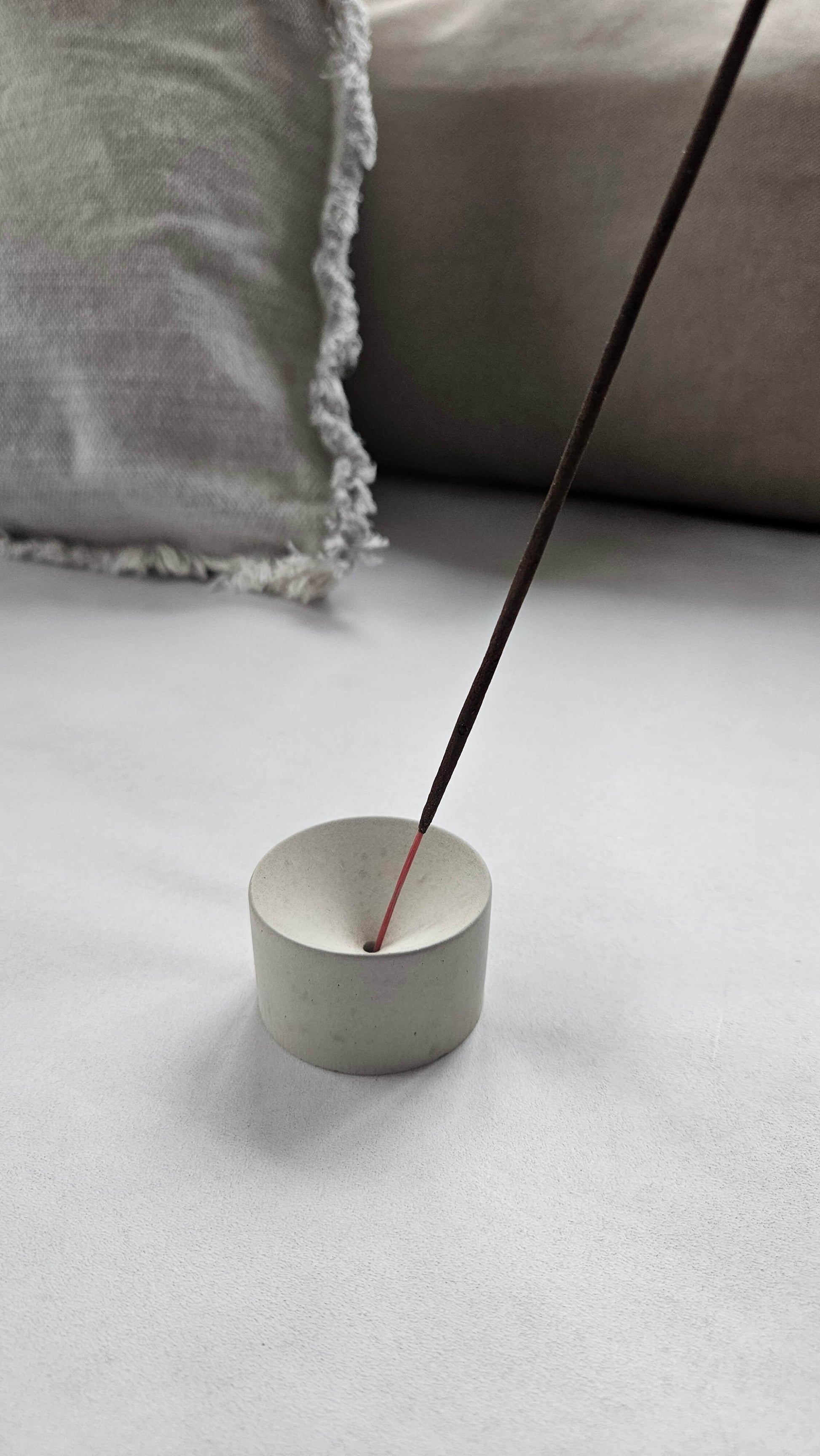 betoninė smilkalinė Zen 1