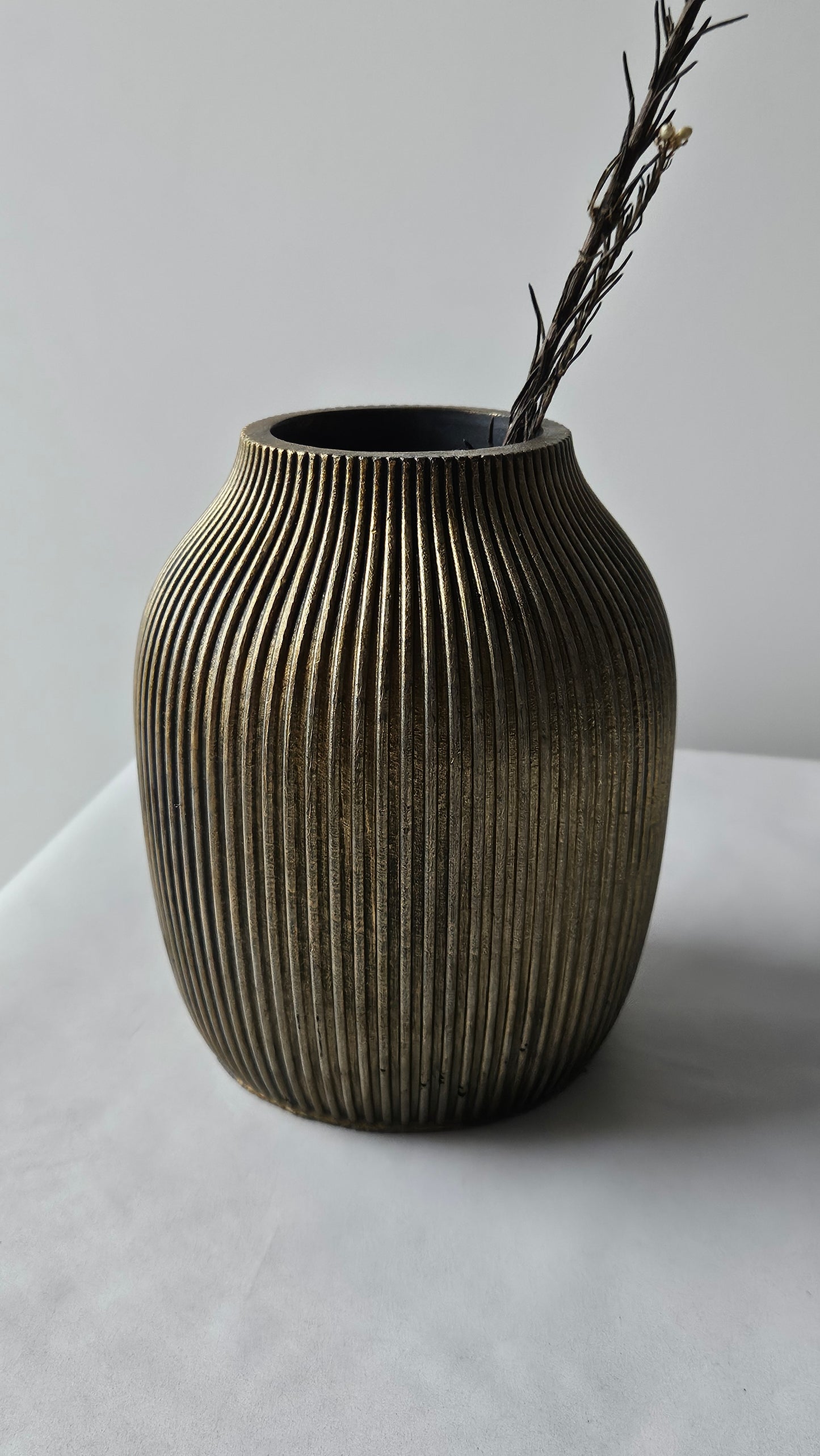 Betoninė vaza Golden Age