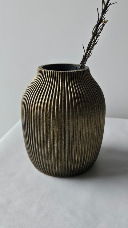 Betoninė vaza Golden Age