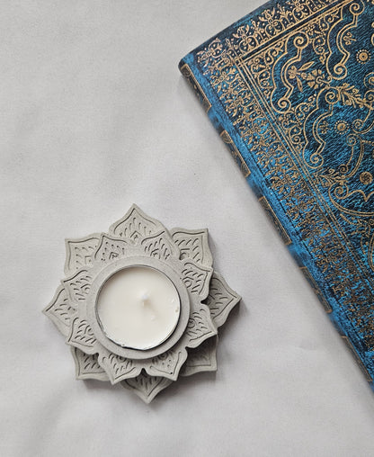 rytietiška žvakidė iš betono