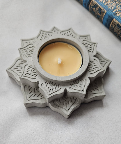 induizmas betoninė žvakidė