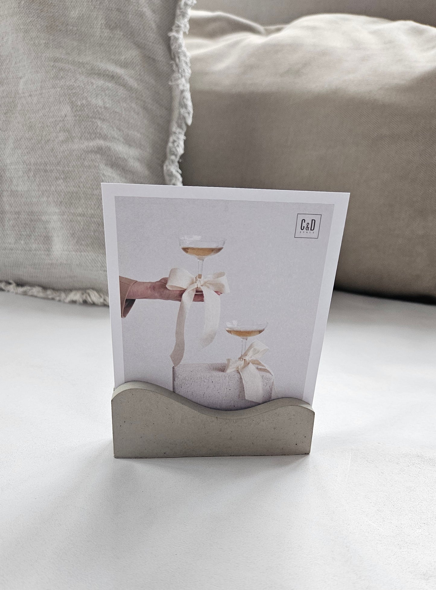 betoninis laikiklis atvirukui