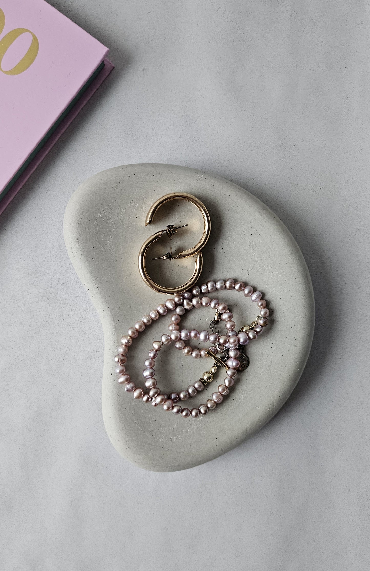 betoninis padėkliukas įvairioms smulkmenoms