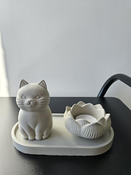 betoninis rinkinys su katės skulptūra