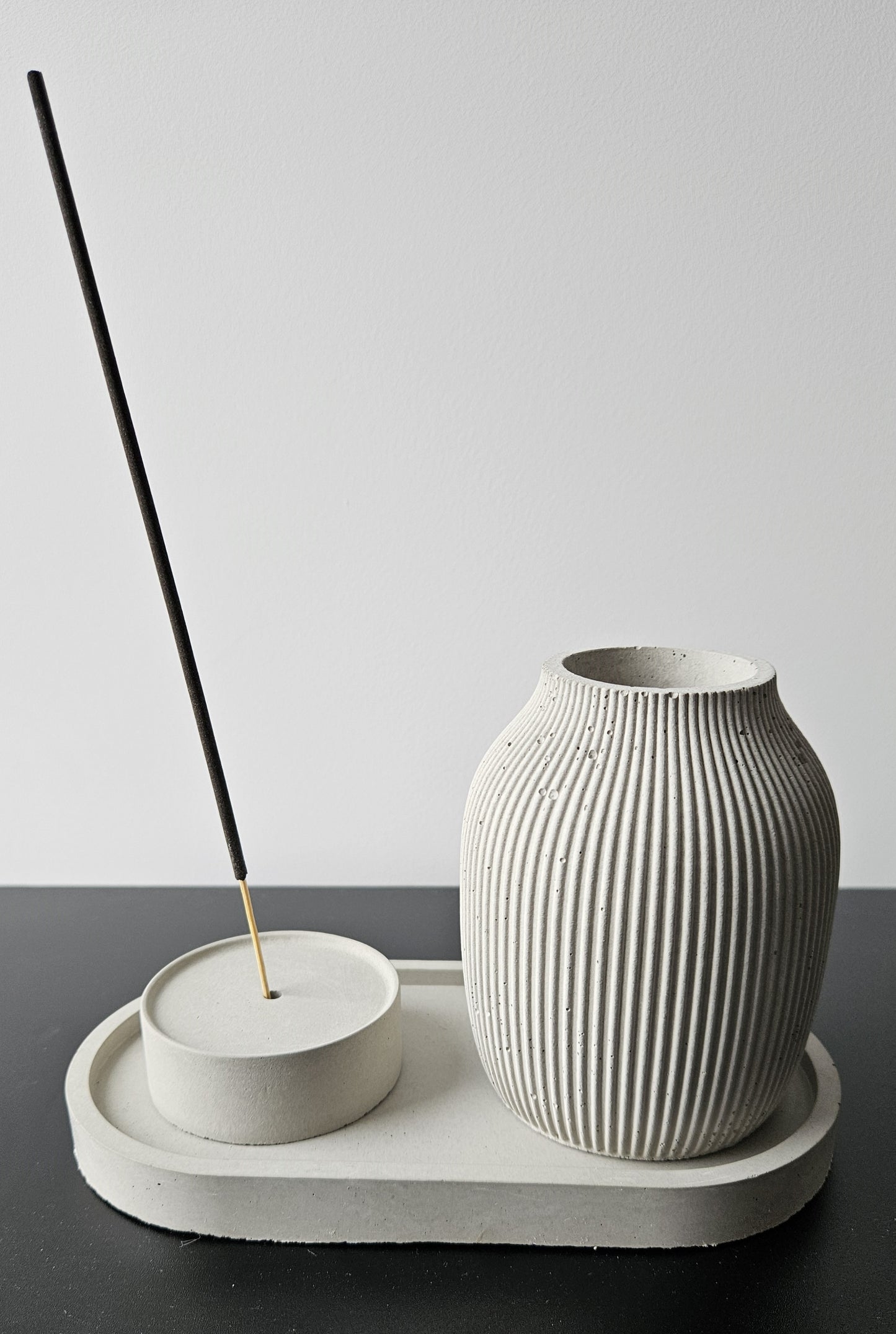 Betoninis rinkinys vazelė smilkalinė padėkliukas