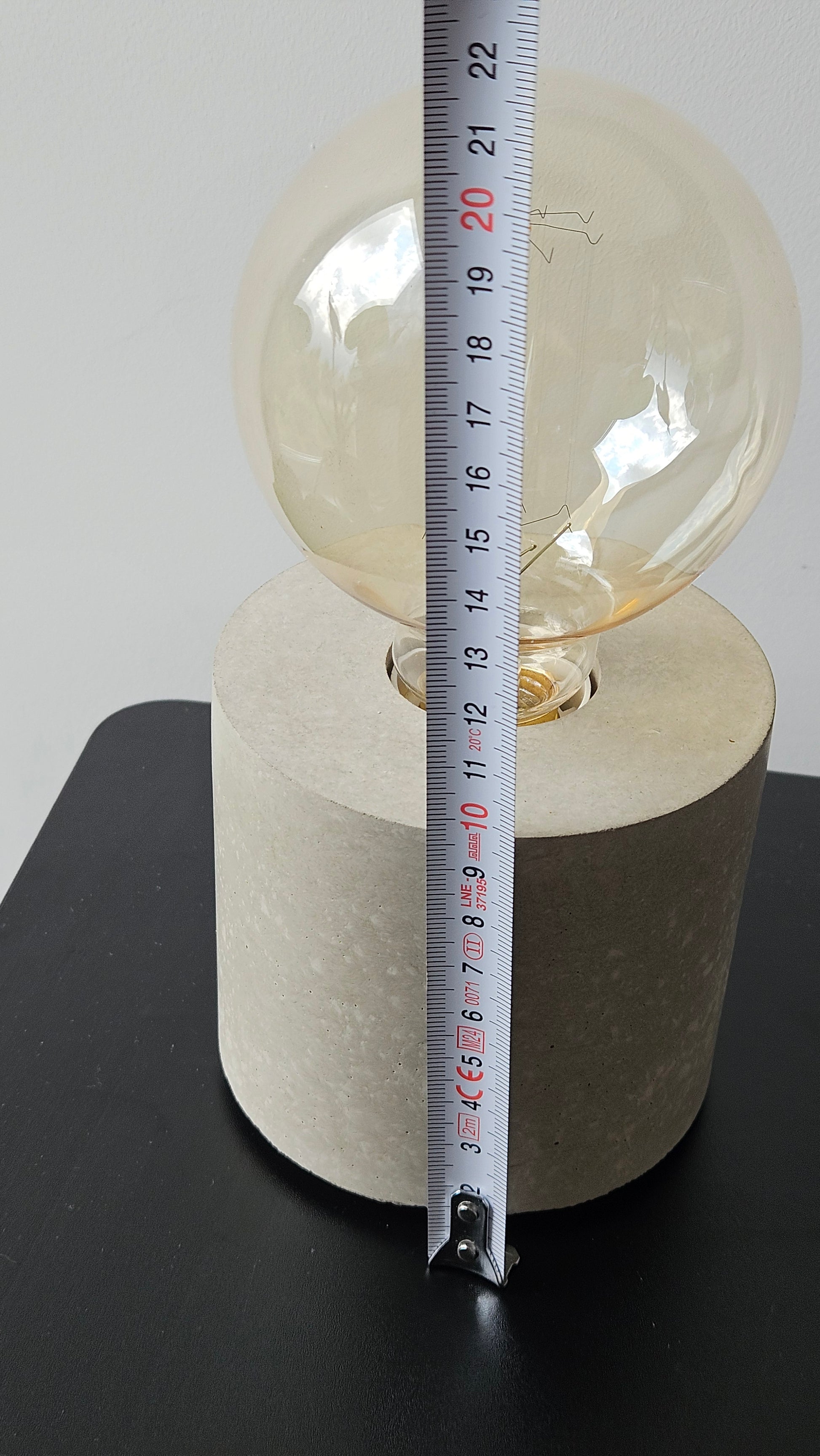 Betonile rankų darbo betoninis šviestuvas industrinio stiliaus loftui