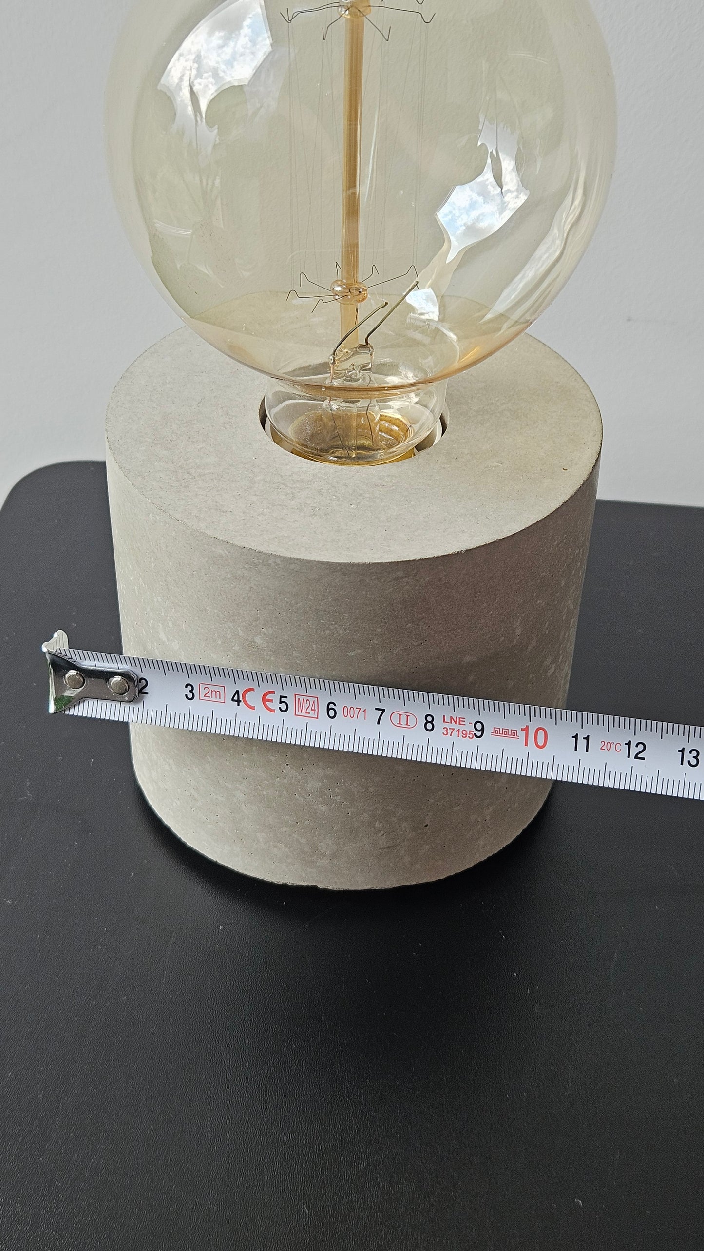 Betonile rankų darbo betoninis šviestuvas industrinio stiliaus loftui