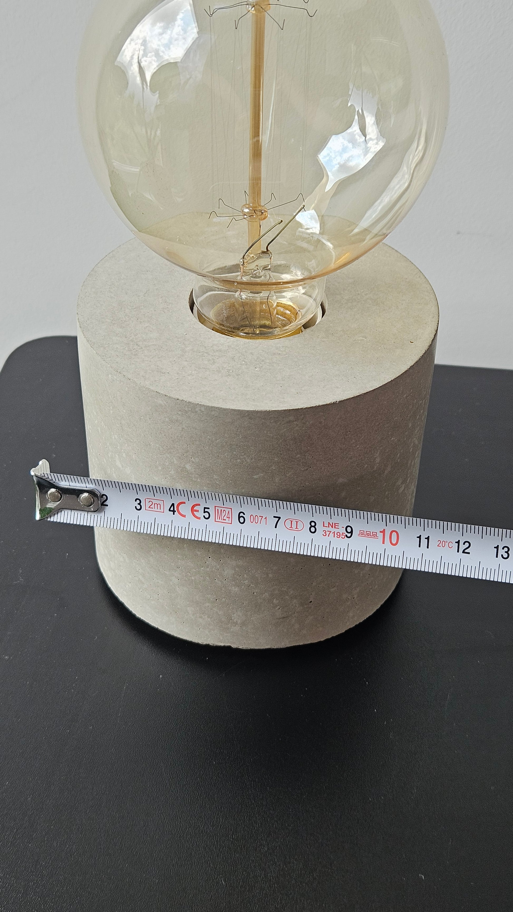 Betonile rankų darbo betoninis šviestuvas industrinio stiliaus loftui