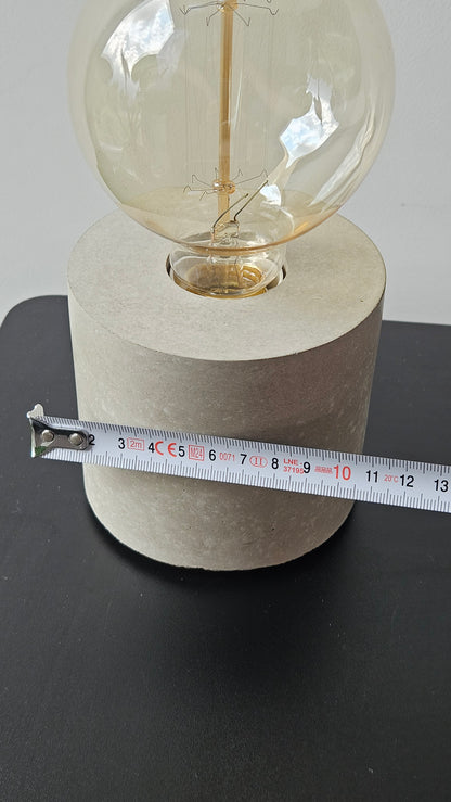 Betonile rankų darbo betoninis šviestuvas industrinio stiliaus loftui