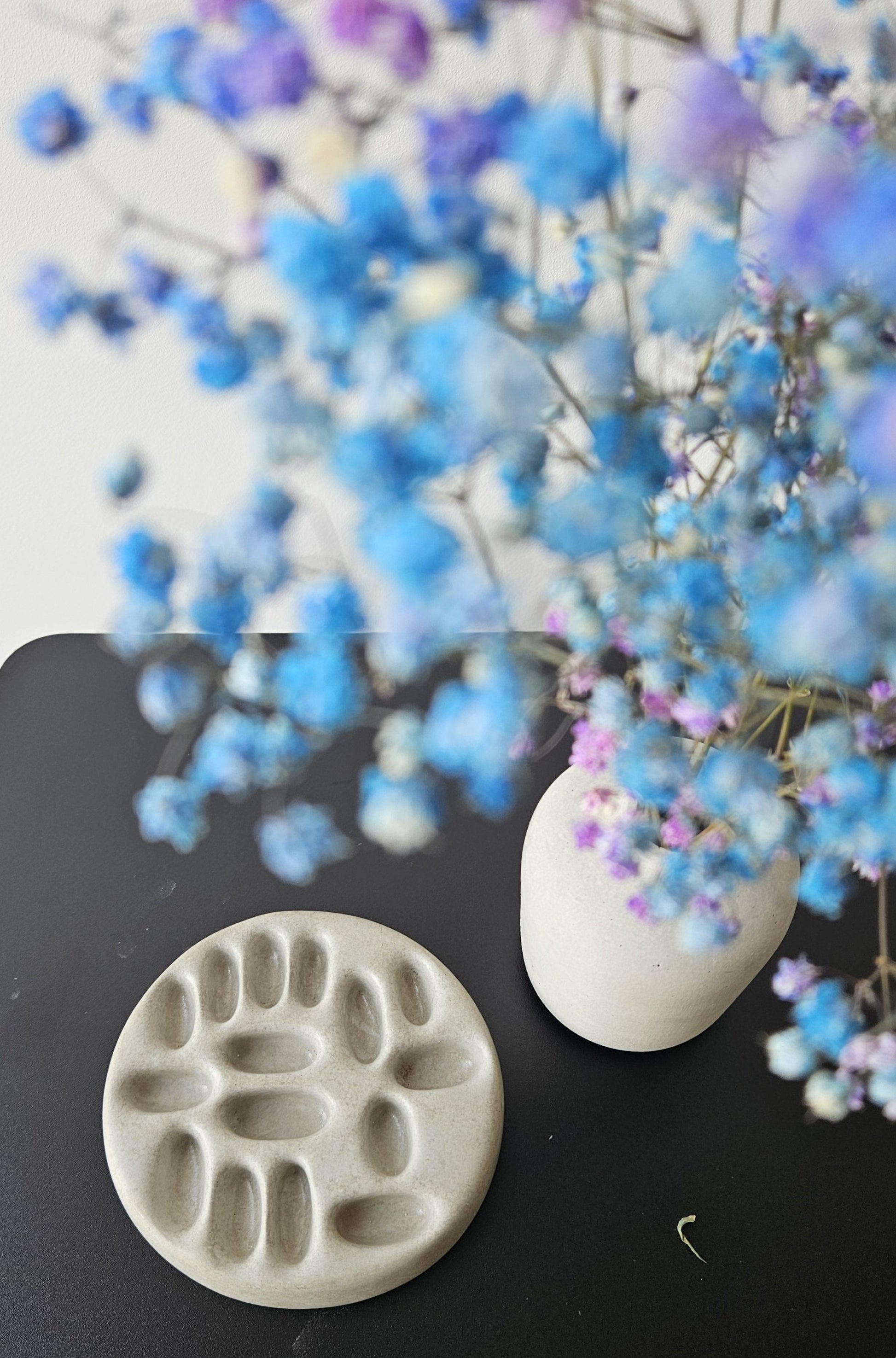 betoninis papuošalų padėkliukas žiedams