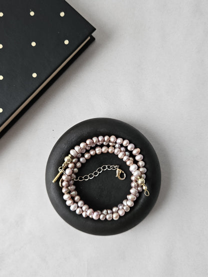 juodas betoninis padėkliukas