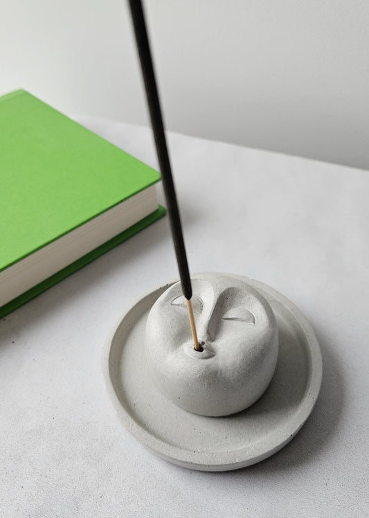 Smilkalinė Om Mani (natūrali betono)