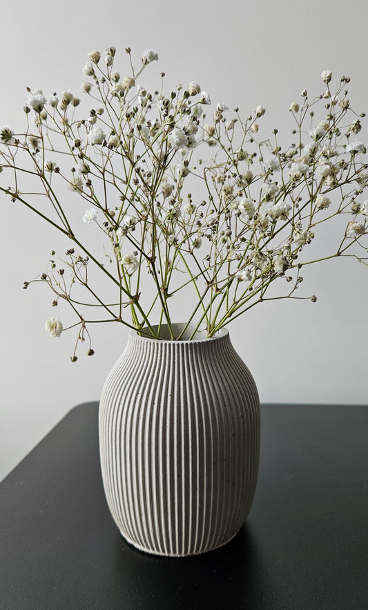 minimalistinio dizaino betoninė vaza sausiems augalams ir moderniam interjerui