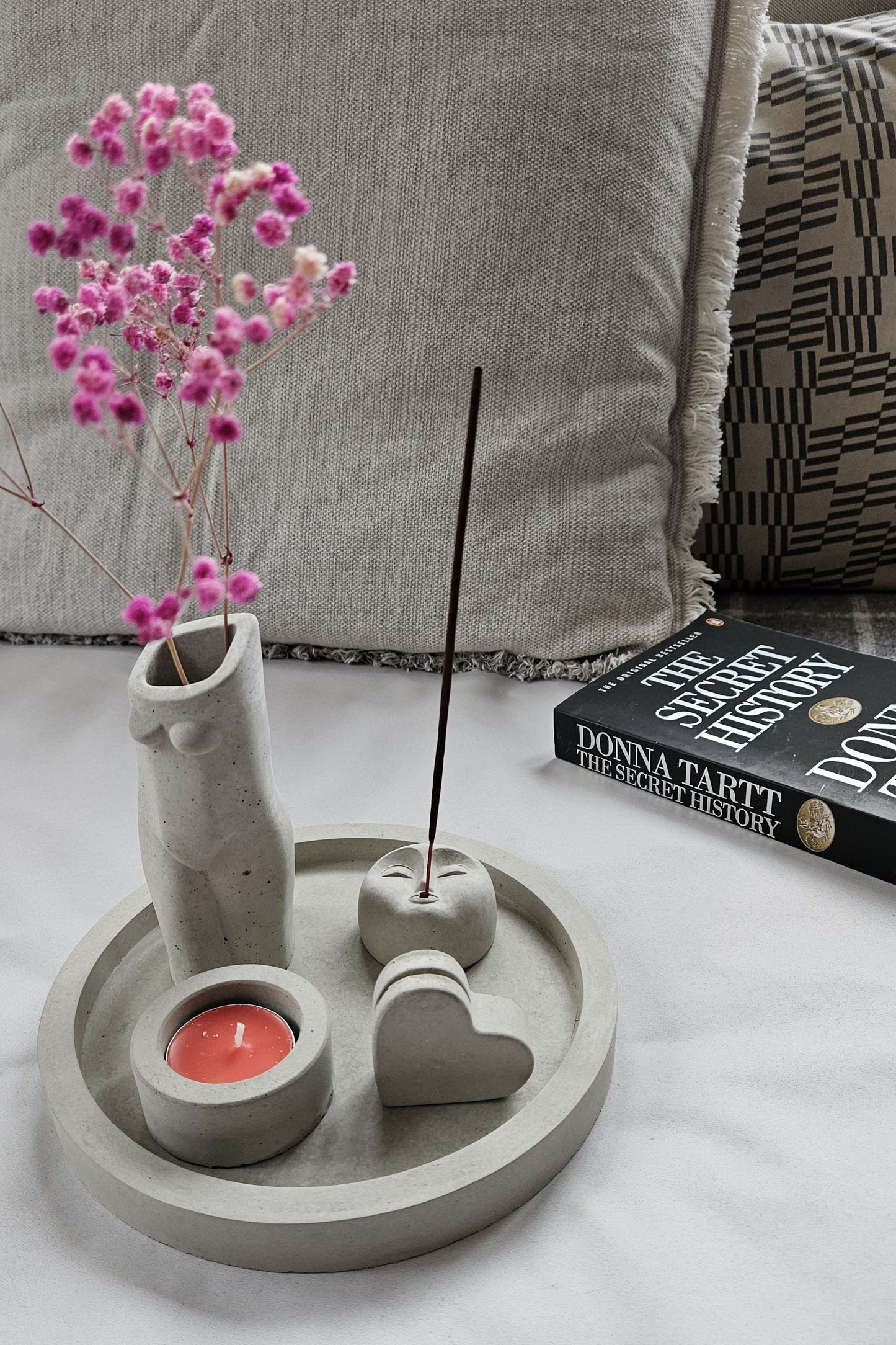 Betonile betoninė vaza Poeme